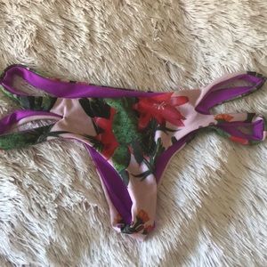 Reversible bathing suit bottoms
